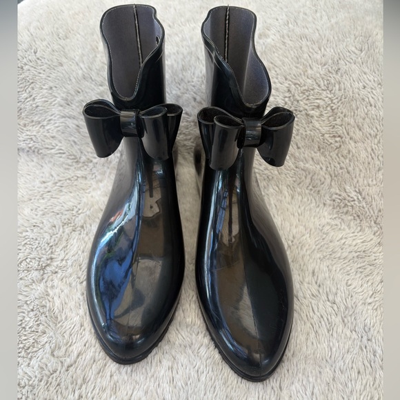 Vivienne Westwood Shoes - Vivienne Westwood size 9 bow rubber boots